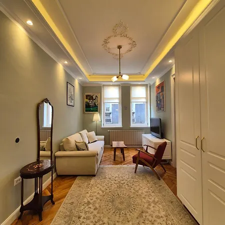 Sophie - 75 Sqm - Free Car Garage Apartment